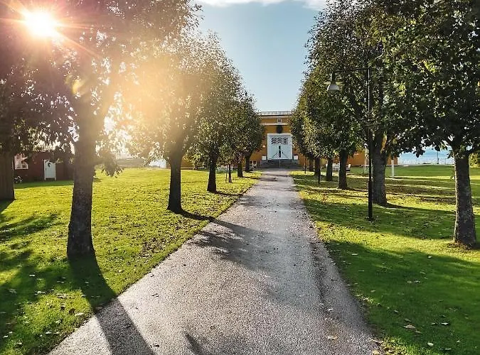 Hotel Jeloy Radio Moss